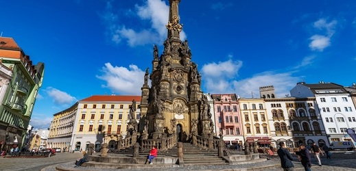 Barokní sloup Nejsvětější Trojice je zapsán na seznamu UNESCO.