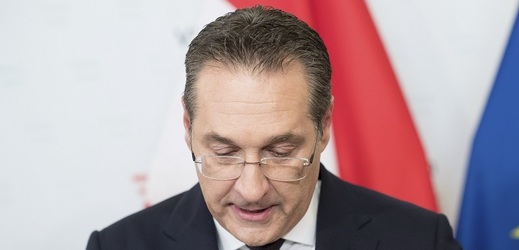 Heinz-Christian Strache se chce očistit, pak se do politiky hodlá vrátit.