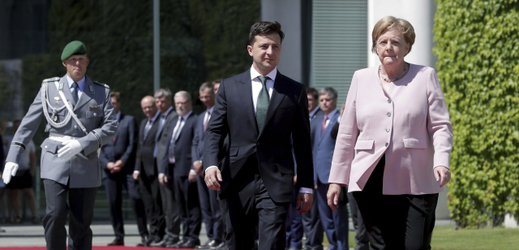Angela Merkelová a Volodymyr Zelenskyj.