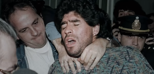 Ze snímku Diego Maradona.