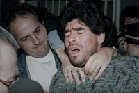 Ze snímku Diego Maradona.