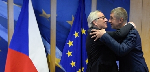 Předseda EK Juncker (vlevo) a český premiér Babiš. 
