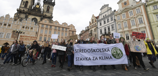 Stávka studentů za lepší ochranu klimatu a snižování emisí se konala 3. května 2019 v centru Prahy.