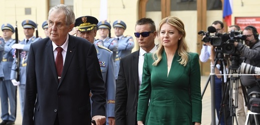 Prezident Miloš Zeman přivítal na Pražském hradě slovenskou prezidentku Zuzanu Čaputovou.