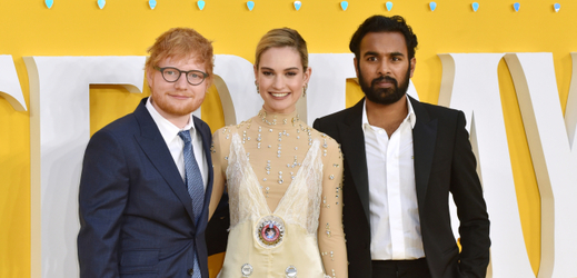 Premiéra filmu Yesterday, zleva Ed Sheeran, Lily Jamesová a Himesh Patel.