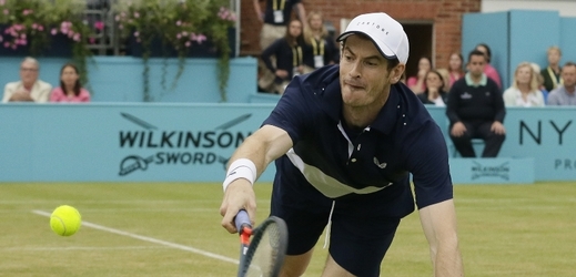 Andy Murray slavil při návratu na kurty triumf ve čtyřhře. Pomýšlí už na singla.