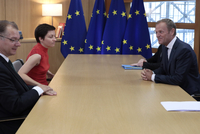 Předseda Evropské rady Donald Tusk (vpravo).