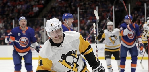 Hokejový útočník Phil Kessel po čtyřech letech opouští Pittsburgh a bude působit v Arizoně.