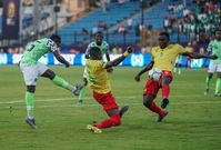 Kamerun v očekávaném osmifinále podlehl v přestřelce Nigérii.