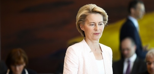 Ursula von der Leyenová před hlasováním europarlamentu získává podporu europoslanců.
