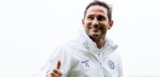 Frank Lampard má za sebou premiéru v roli kouče fotbalistů Chelsea.