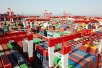 Nákladní kontejnery v šanghajském přístavu. Ilustrační foto.