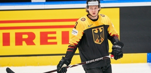 Německý hokejový obránce Moritz Seider.