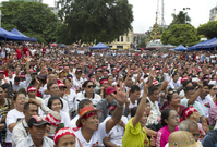 Protestující lid v Barmě.