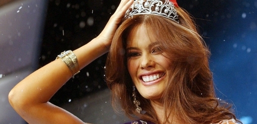 Maria Susana Rivadeneirová, moderátorka Miss Universe.