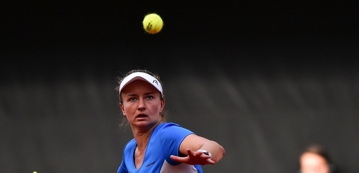 Barbora Krejčíková si zahraje v rumunské Bukurešti čtvrtfinále. 