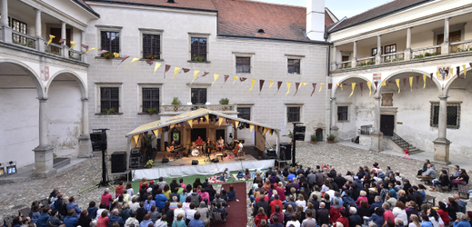 Festival Prázdniny v Telči na telčském zámku.