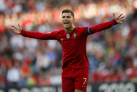 Cristiano Ronaldo v dresu portugalské reprezentace při Lize národů.
