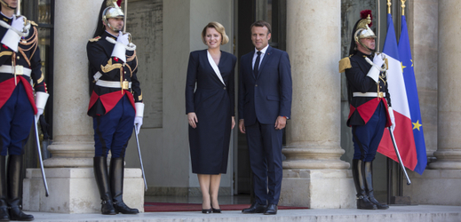 Francouzský prezident Emmanuel Macron a slovenská prezidentka Zuzana Čaputová.