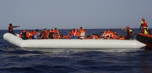 Polovina ze 300 uprchlíků přišla u Libye o život.