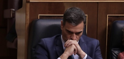 Premiér Pedro Sanchéz podruhé nezískal důvěru, Španělsku hrozí předčasné volby.
