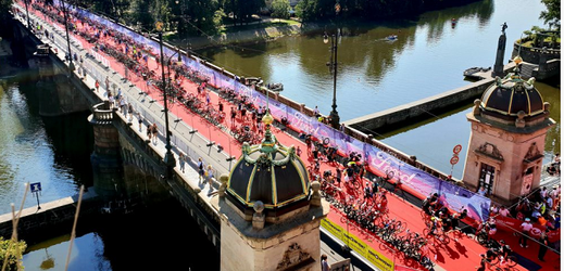 Triatlonové závody Challenge Prague 2019 omezí dopravu v Praze.