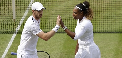 Ve Wimbledonu se Andy Murray představil ve smíšené čtyřhře po boku Sereny Williamsové.