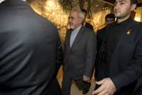 Íránský nejvyšší diplomat Mohammad Džavád Zaríf (uprostřed).