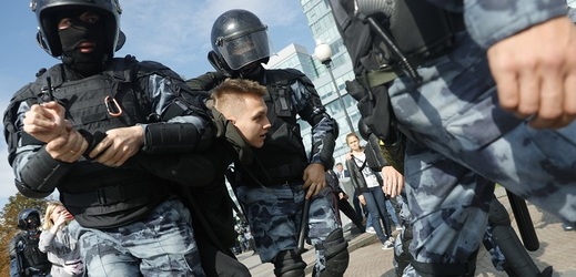 Opozice v Rusku se vydala i přes varování znovu do ulic.