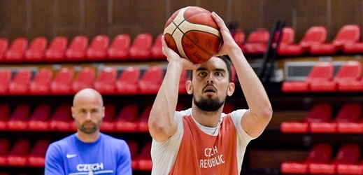 Největší hvězda basketbalové reprezentace Tomáš Satoranský se dnes poprvé zapojil do přípravy před zářijovým mistrovstvím světa v Číně.