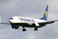 Britští piloti irských aerolinek Ryanair chystají v srpnu dvoudenní stávku, další pak v září.