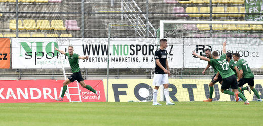 Michal Škoda (vlevo) se raduje z gólu proti Jablonci.