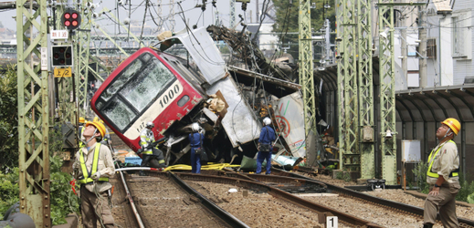 Nehoda vlaku v japonské Jokohamě.