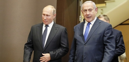 Benjamin Netanjahu (vpravo) se v Soči sešel s ruským prezidentem Vladimirem Putinem.