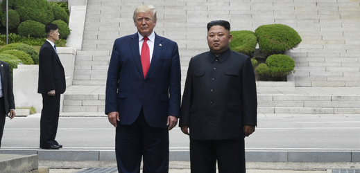 Americký prezident Donald Trump a severokorejský vůdce Kim Čong-Un.