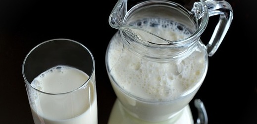 Mléko podle některých lidí přispívá ke vzniku rakoviny a k autoimunitním chorobám.