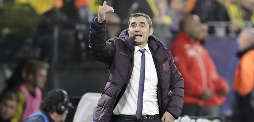 Trenér Ernesto Valverde uhrál s Barcelonou v Dortmundu bezbrankovou remízu.