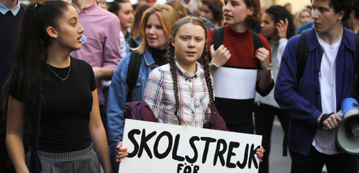 Švédská aktivistka Greta Thunbergová (uprostřed).