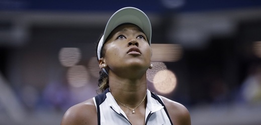 Japonská tenistka Naomi Ósakaová se stala terčem rasistických poznámek dua komiček. 