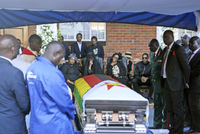 Mugabeho pohřeb.
