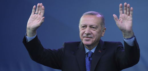 Mávající turecký prezident Recep Tayyip Erdogan.