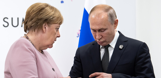 Angela Merkelová s Vladimirem Putinem. 