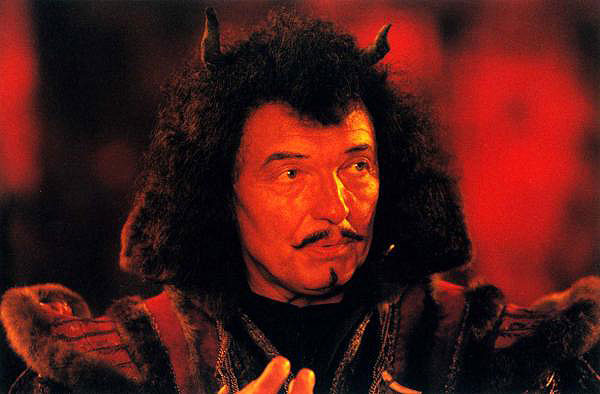 Karel Gott jako Lucifer v pohádce Z pekla štěstí 2.