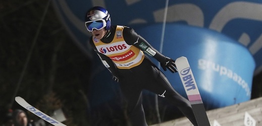 Ani na čtvrtý pokus se čeští skokani na lyžích nedočkali v nové sezoně Světového poháru bodů, v čele je Japonec Rjoju Kobajaši.