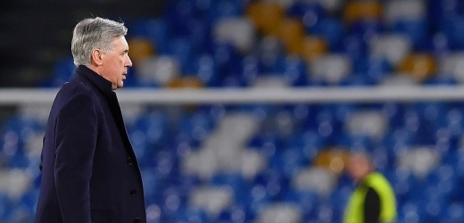 Fotbalisty Evertonu bude z mizérie zachraňovat Ancelotti.
