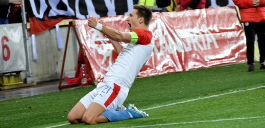 Na snímku se Milan Škoda ze Slavie raduje z gólu.