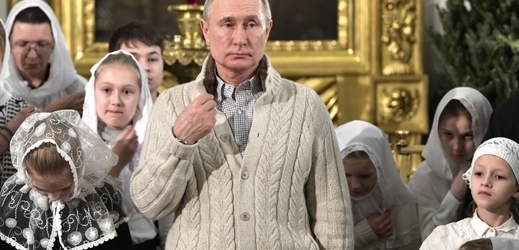 Putin se zúčastnil vánočních bohoslužeb.