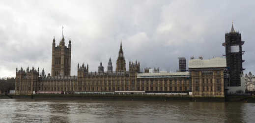 Britský parlament v Londýně. 
