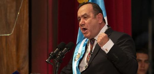 Nový prezident Guatemaly Alejandro Giammattei.