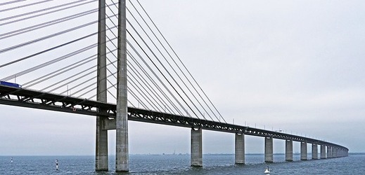 Most přes Öresund.